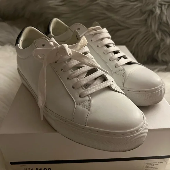 Givenchy urban street speaker white/black - Picture 1 of 6